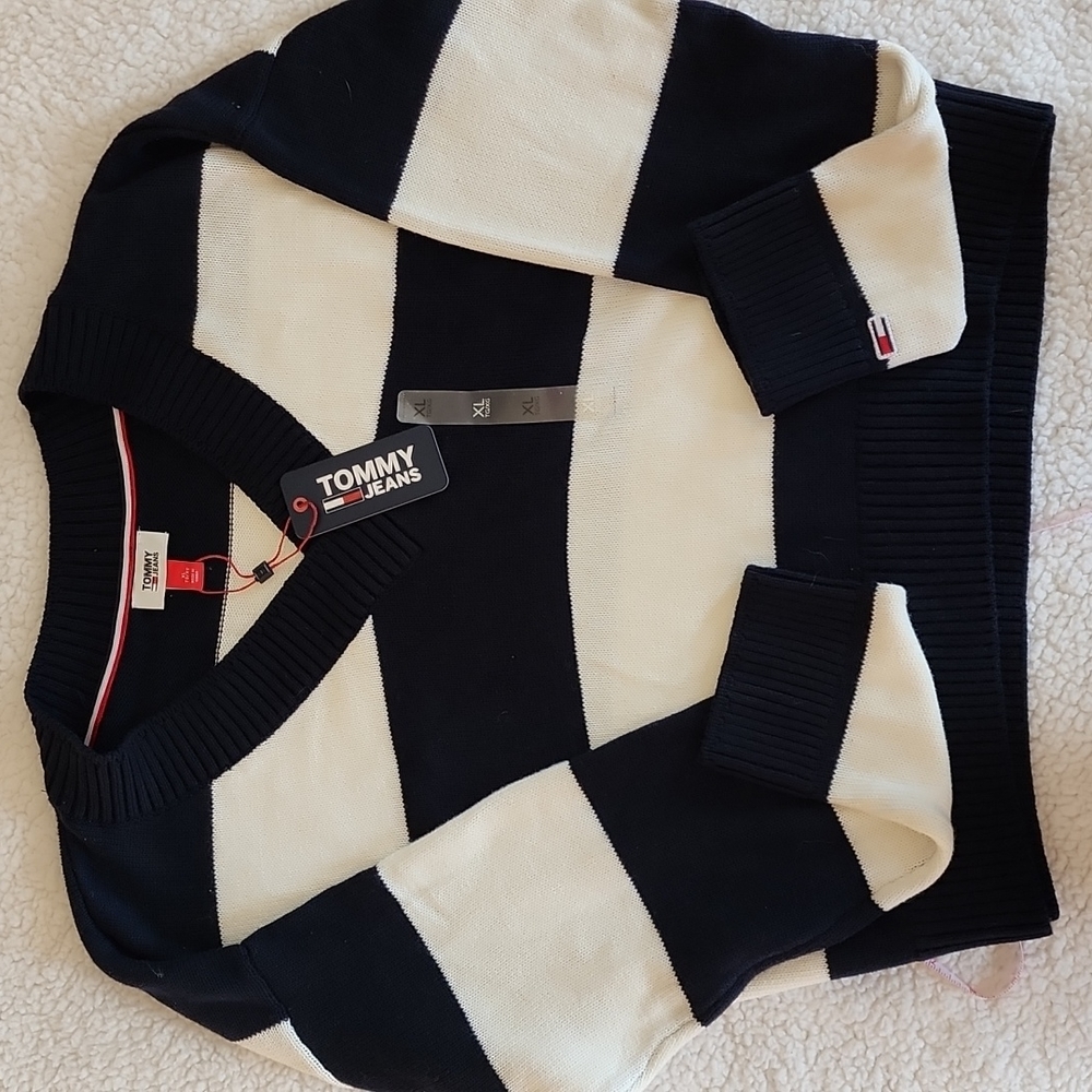Tommy womens sweater
